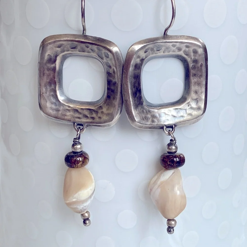 Silpada Elegant Silver and Cream Dangle Earrings W1518 - Picture 3 of 8